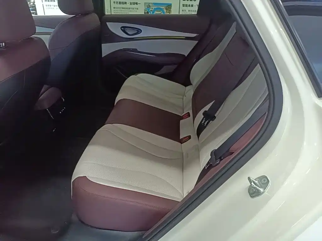 BYD Seal 07 DM-i — миниатюра 17