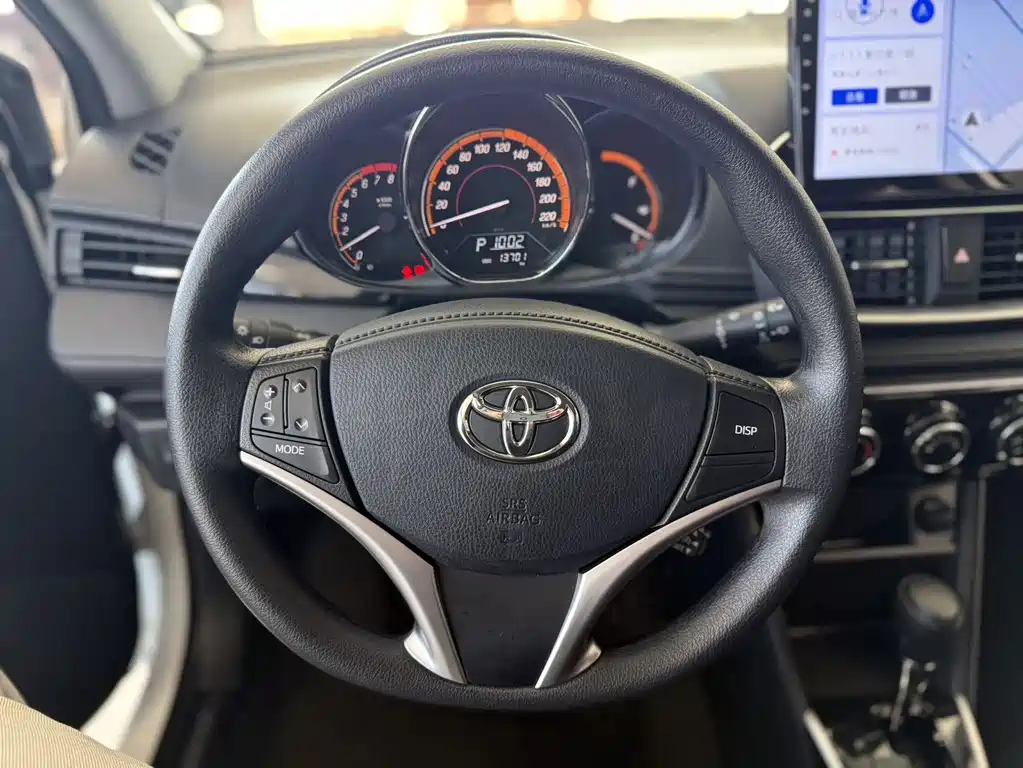 Toyota Yaris L — миниатюра 10