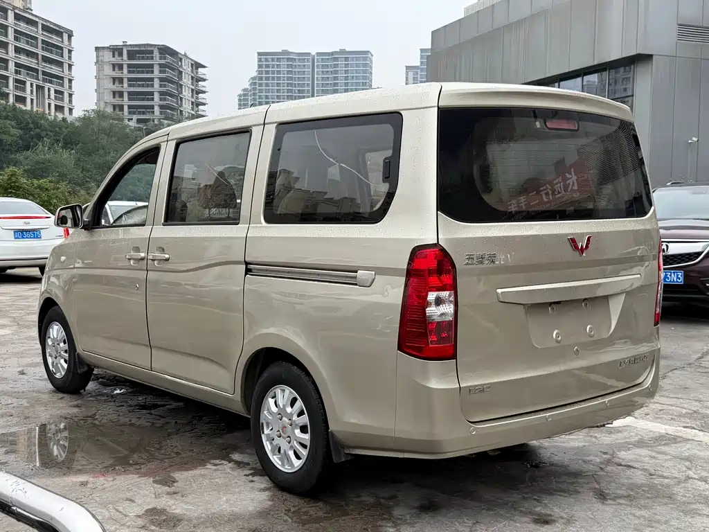 Wuling Rongguang V — миниатюра 12