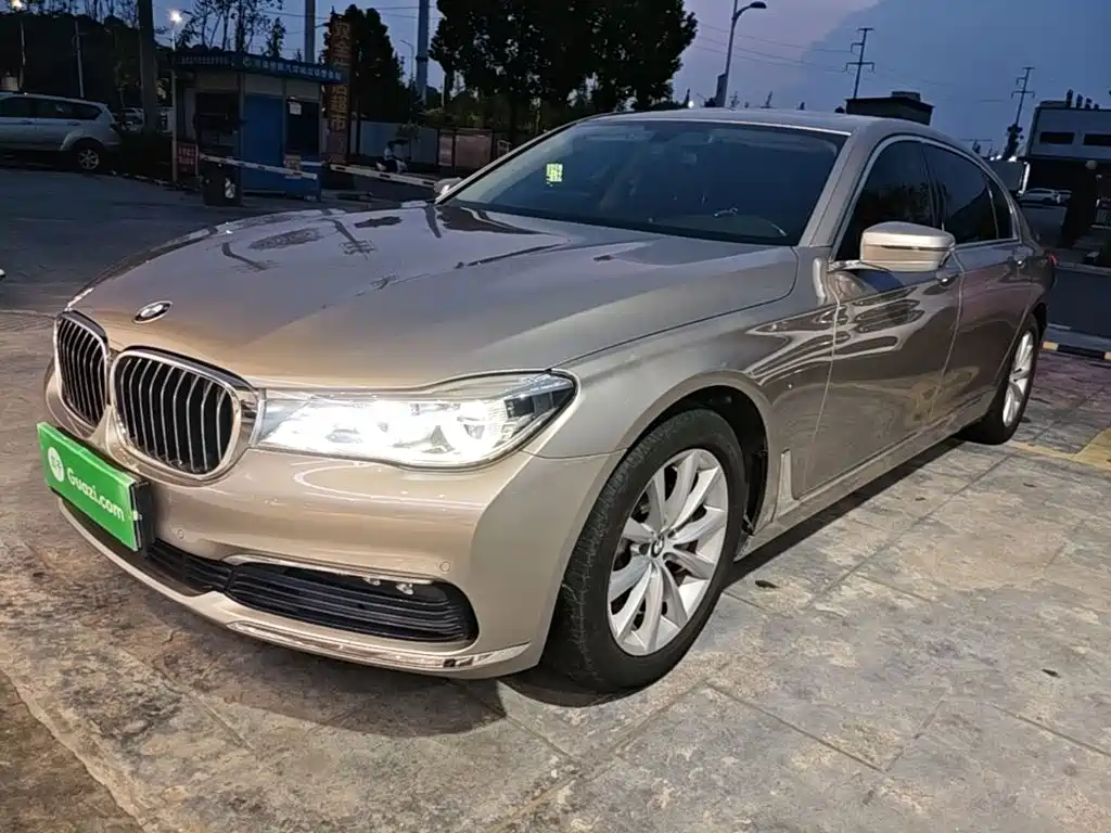 BMW 7 Series — миниатюра 2