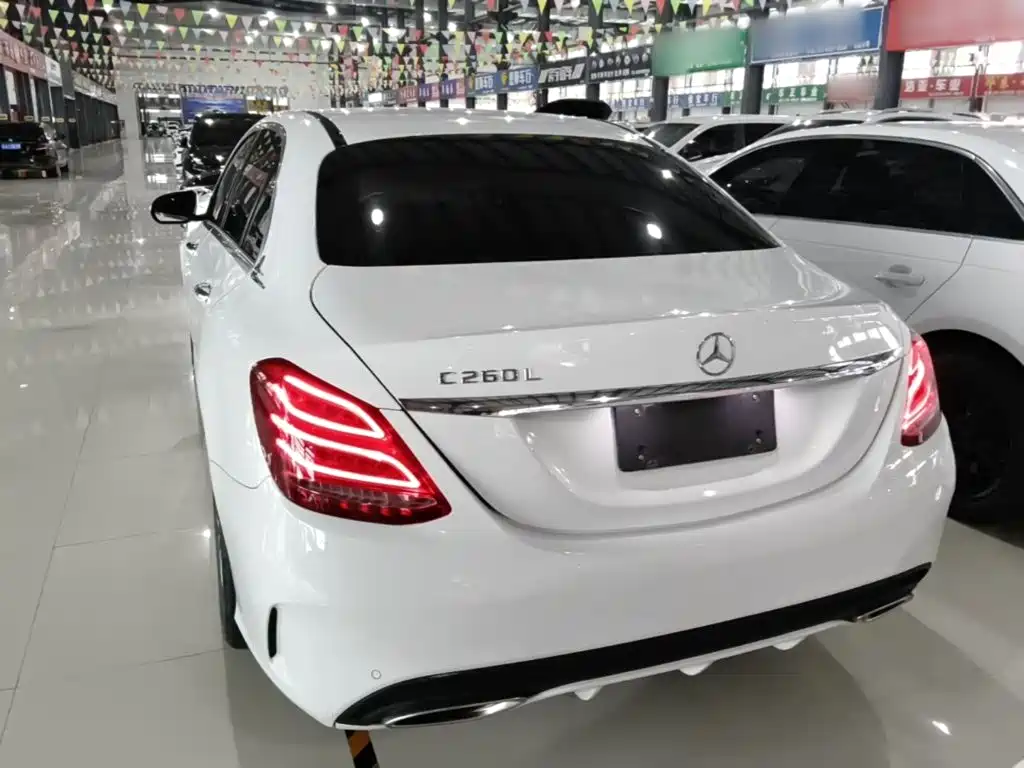 Mercedes-Benz C-Class — миниатюра 6