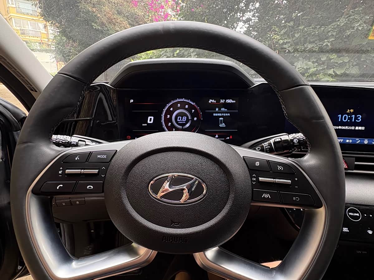 Hyundai Elantra 1.5 л 2021 г. Чёрный, пробег 36000 км