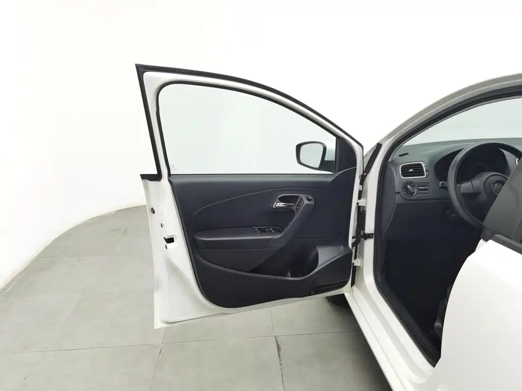 Volkswagen Polo — миниатюра 8