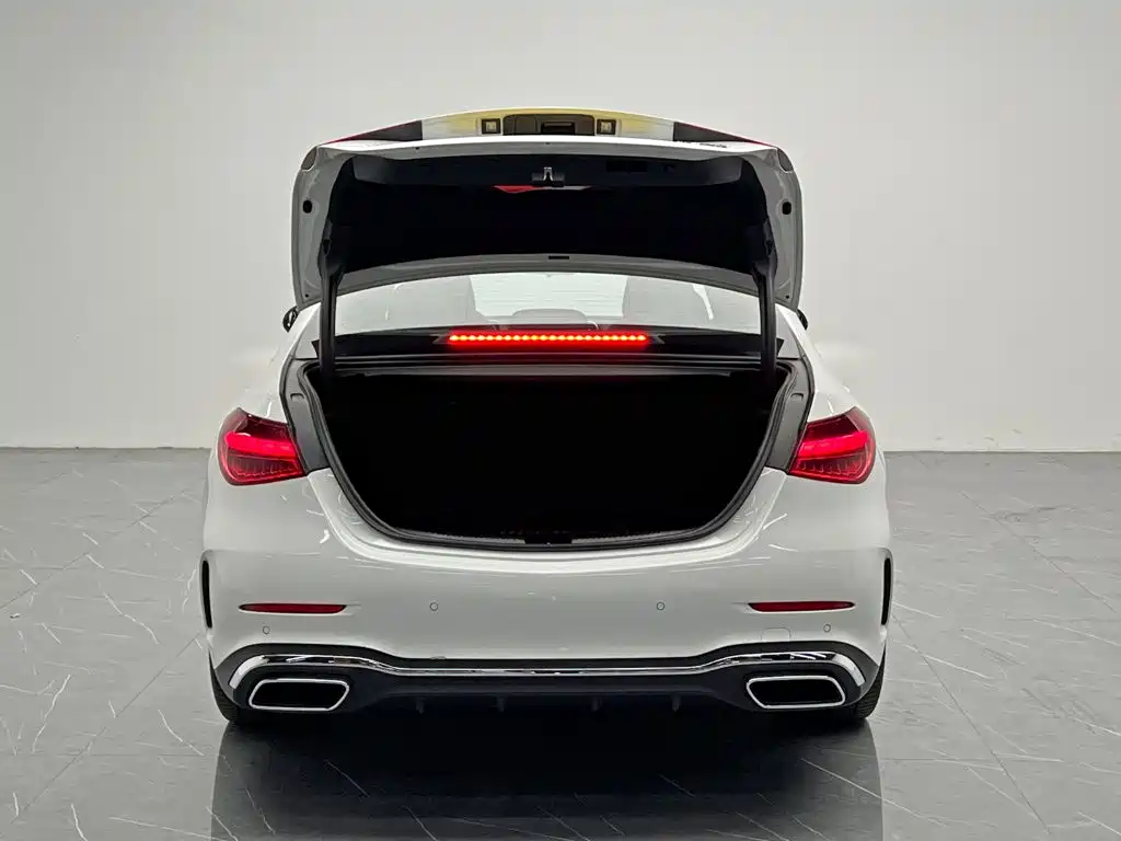 Mercedes-Benz C-Class — миниатюра 10