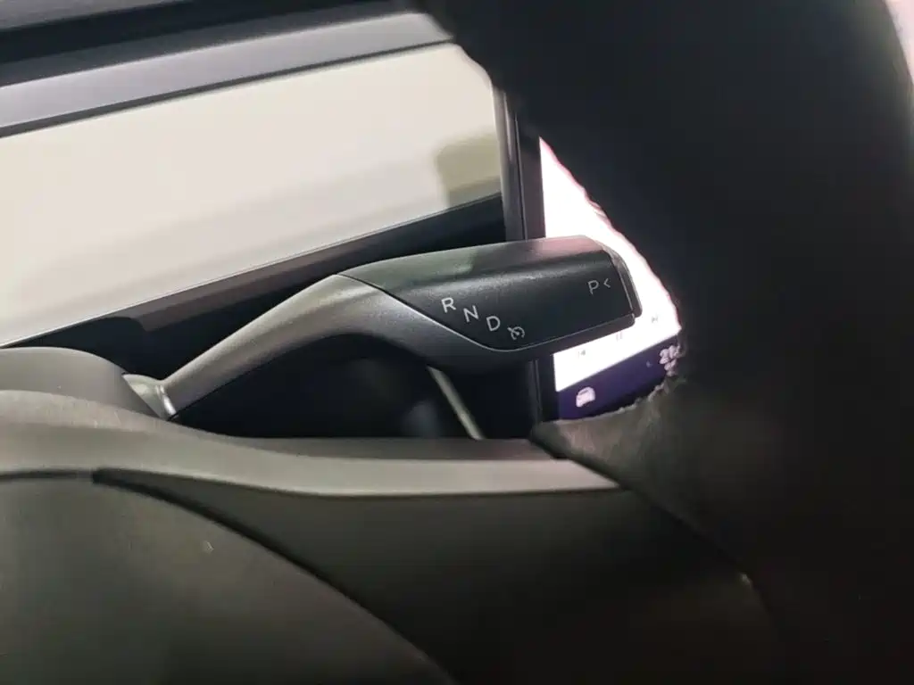 Tesla Model 3 — миниатюра 14