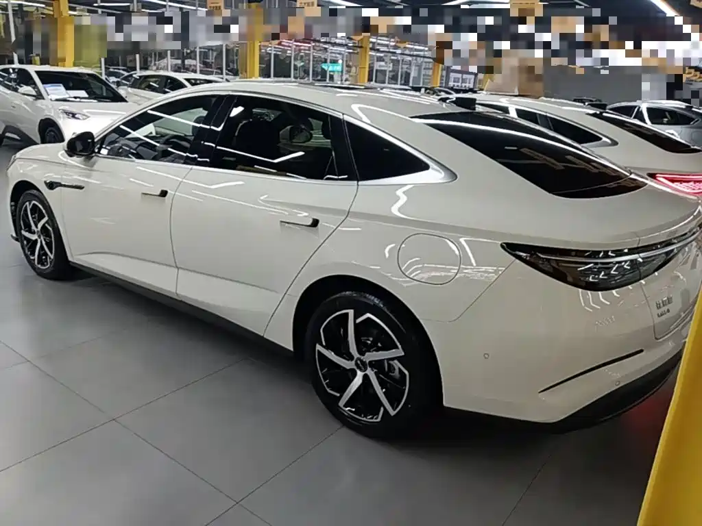 BYD Seal 07 DM-i — миниатюра 5