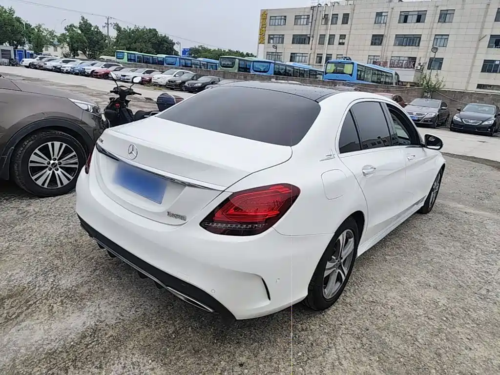 Mercedes-Benz C-Class — миниатюра 7