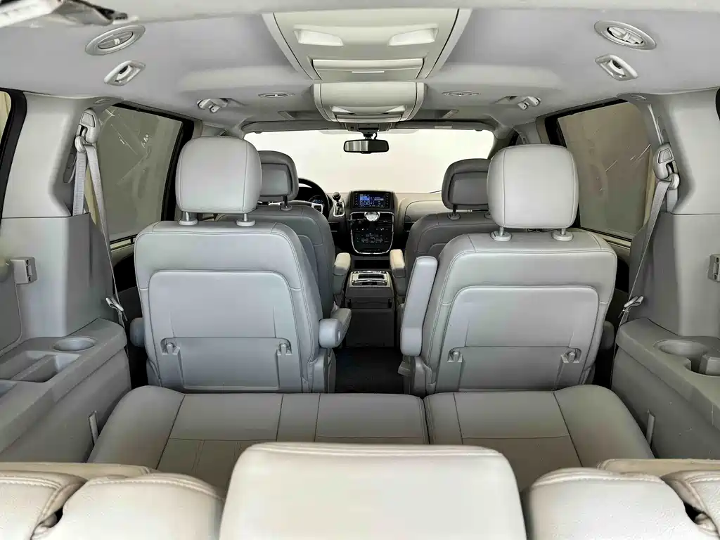 Chrysler Grand Voyager (Import) 3.6L Comfort Edition, фото 20