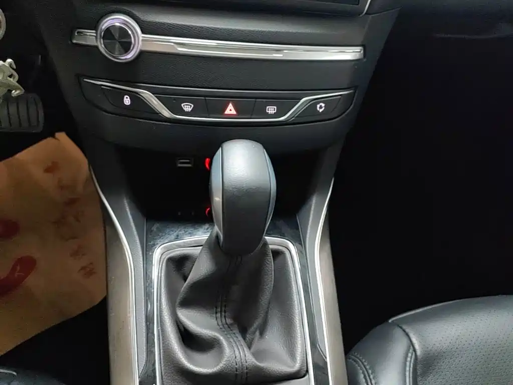 Peugeot 408 — миниатюра 14