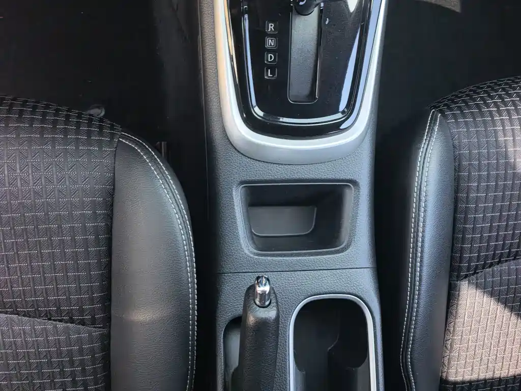 Nissan Tiida — миниатюра 10