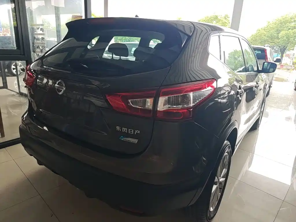Nissan Qashqai — миниатюра 7