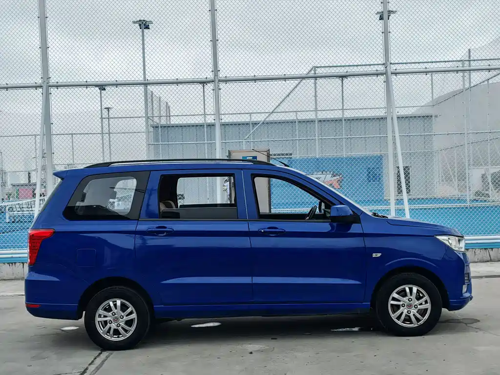 Wuling Hongguang — миниатюра 4