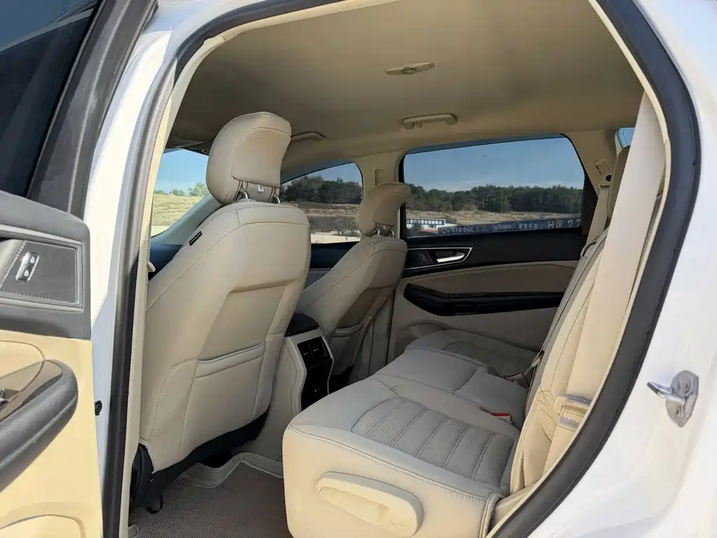 Ford Edge — миниатюра 6