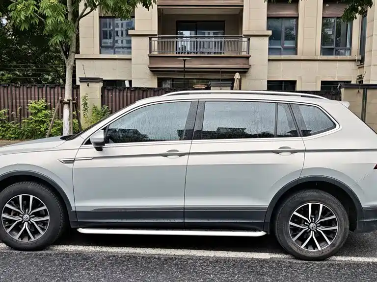 Volkswagen Tiguan L — миниатюра 9