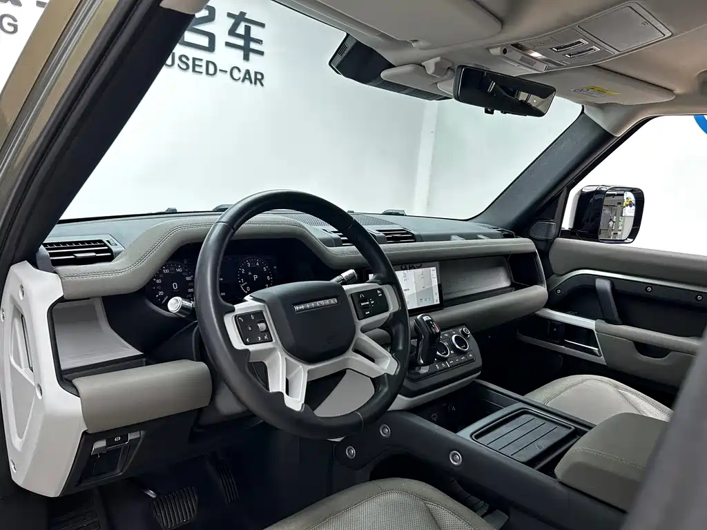 Land Rover Defender — миниатюра 8