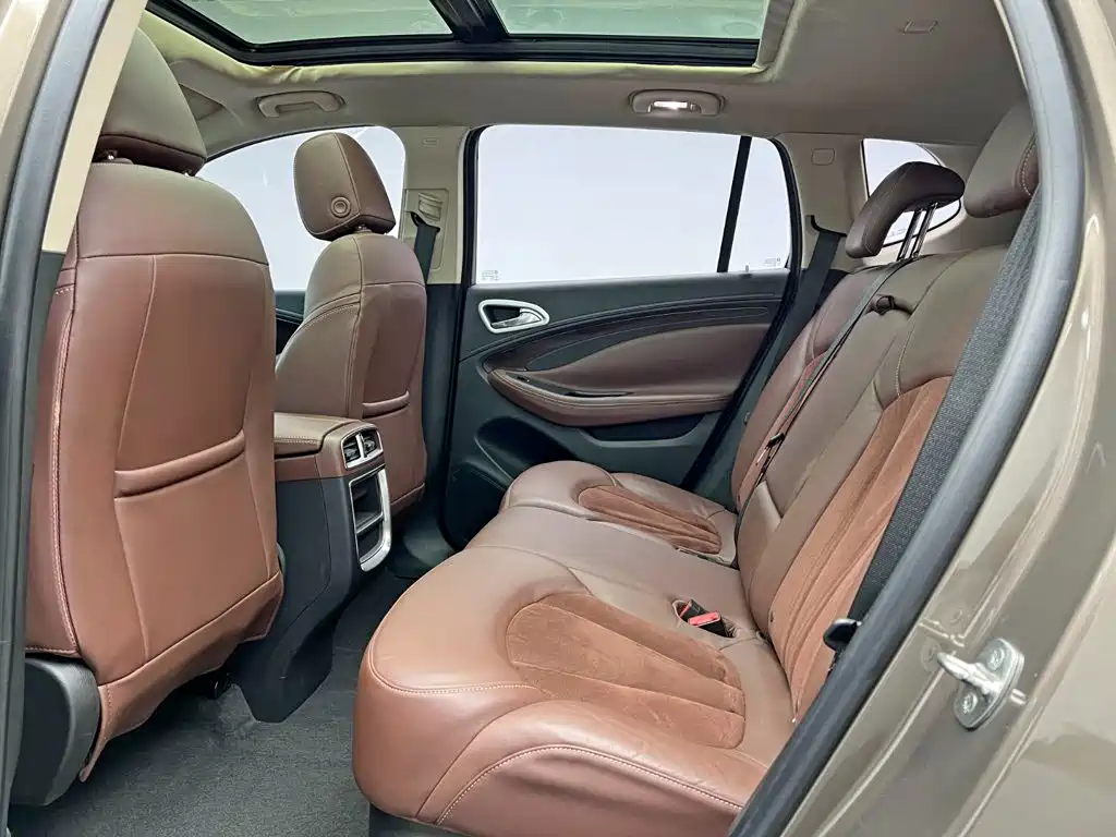 Buick Envision Plus — миниатюра 15