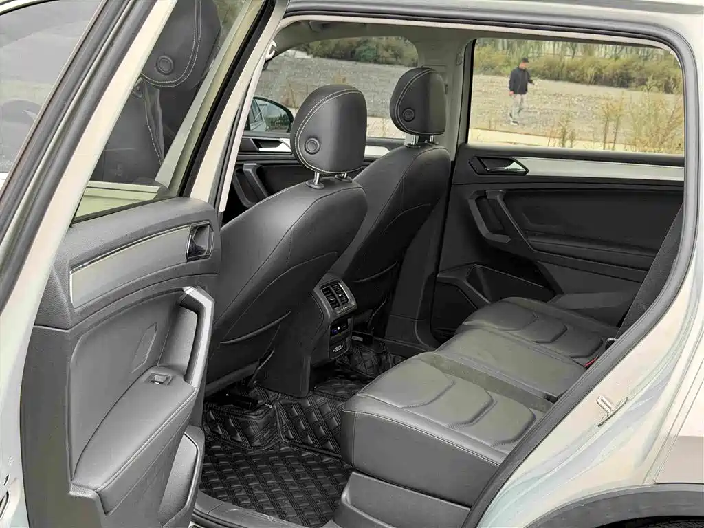 Volkswagen Tiguan L — миниатюра 8