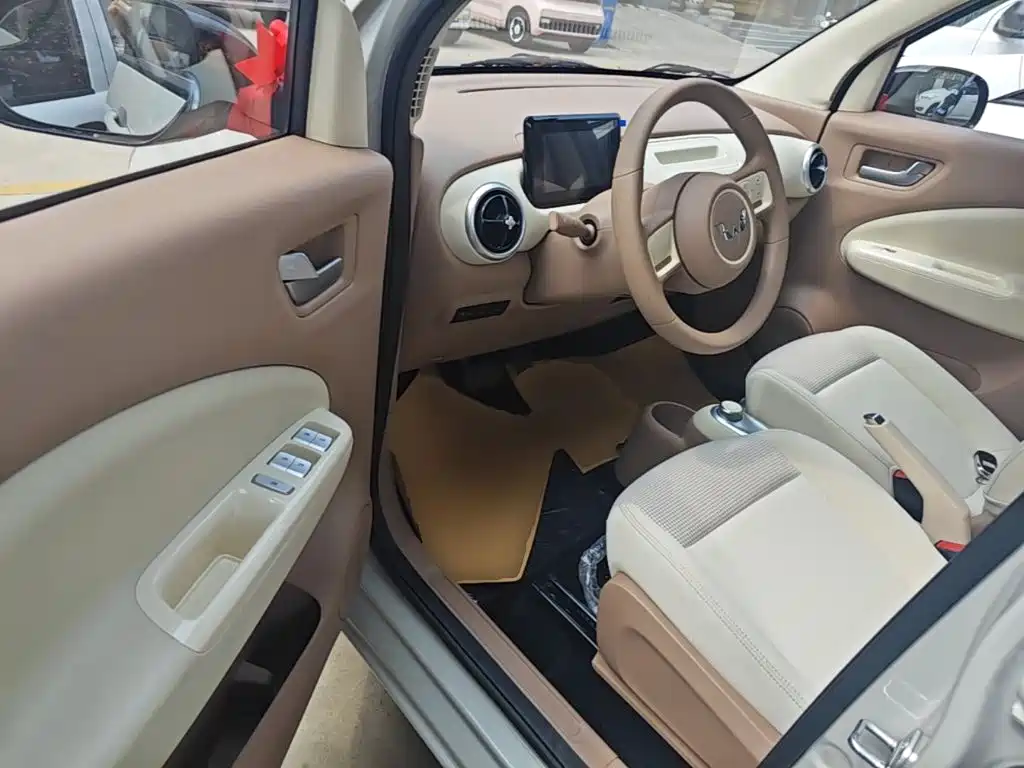 Wuling MINIEV — миниатюра 16