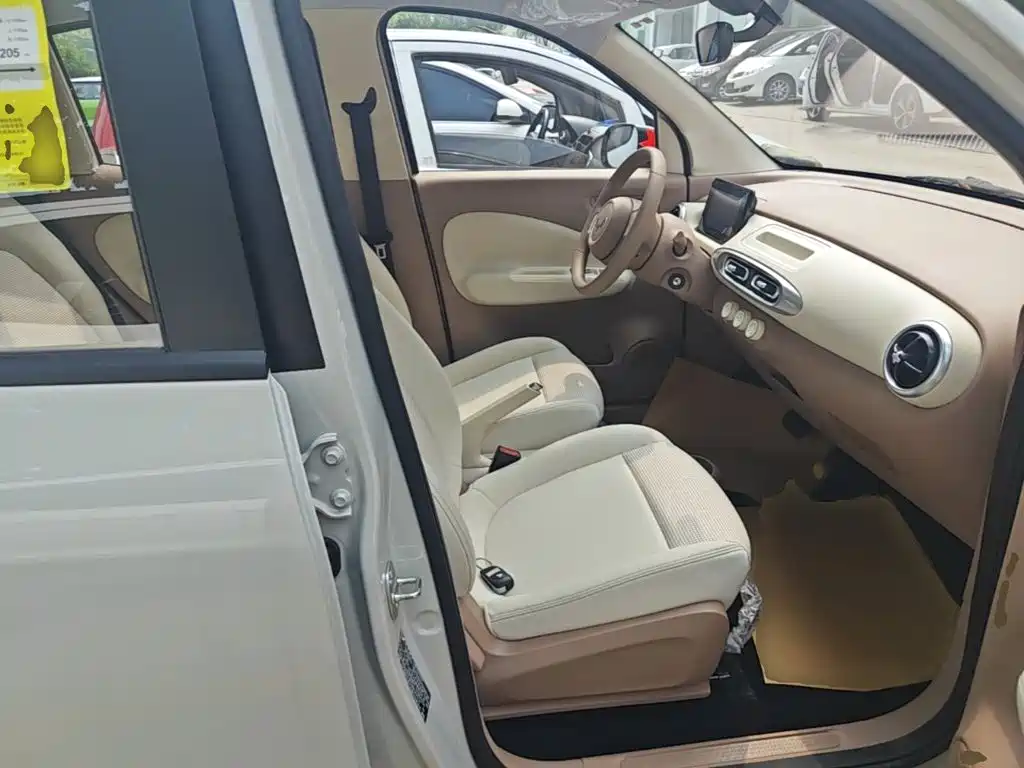 Wuling MINIEV — миниатюра 25