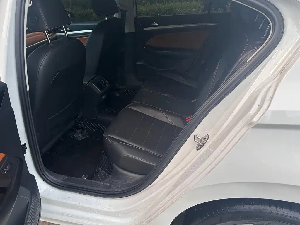Volkswagen Bora — миниатюра 9