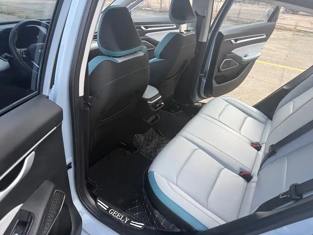 Geely Emgrand — миниатюра 12