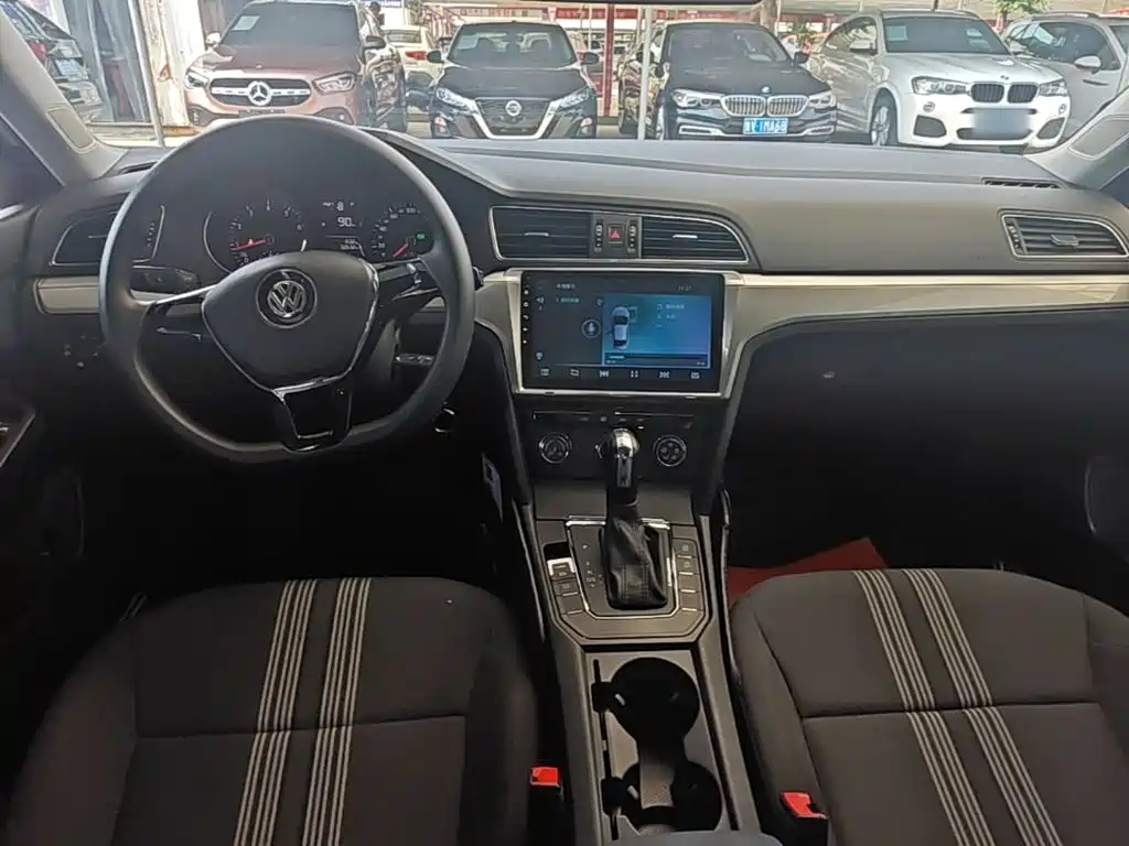 Volkswagen Lamando 2018 230TSI DSG