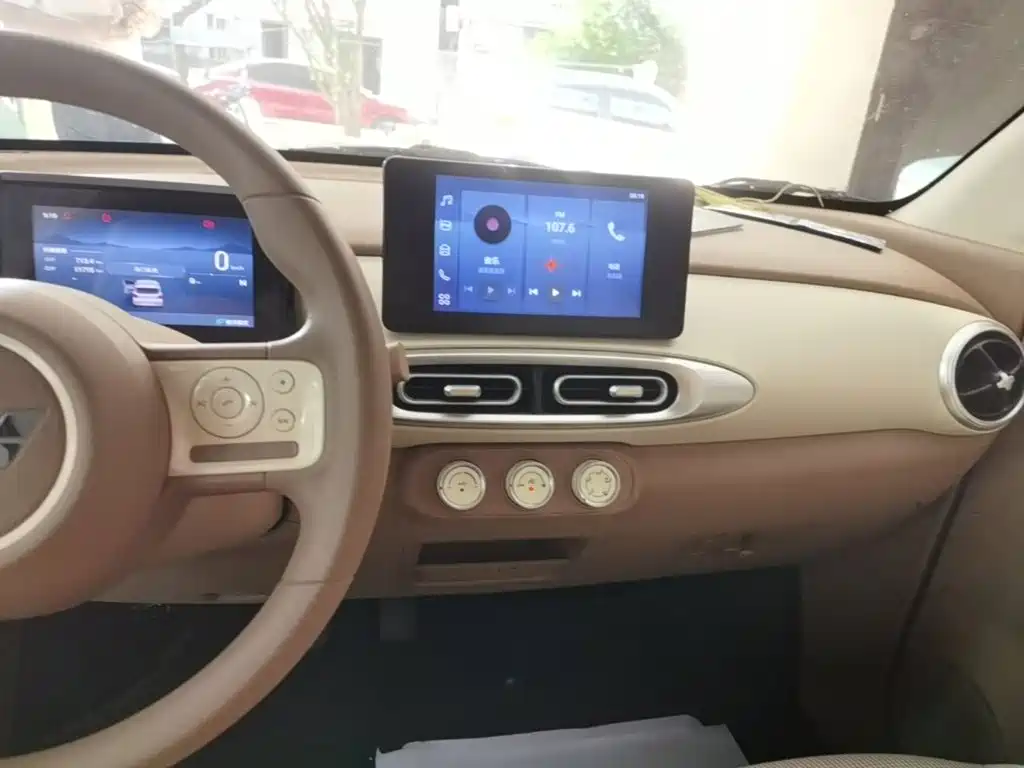 Wuling MINIEV — миниатюра 13