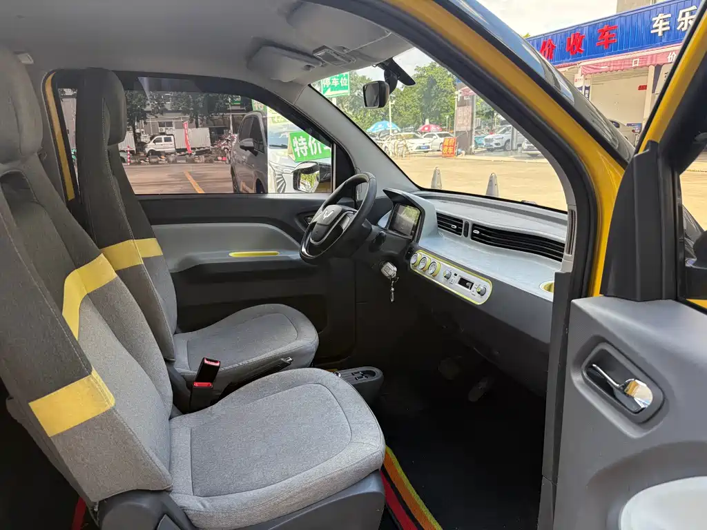 Wuling MINIEV — миниатюра 6