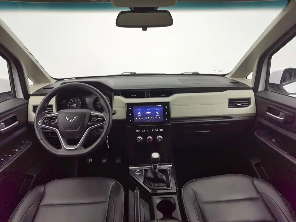 Wuling Hongguang PLUS — миниатюра 5