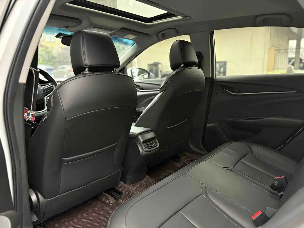 Buick Excelle — миниатюра 9