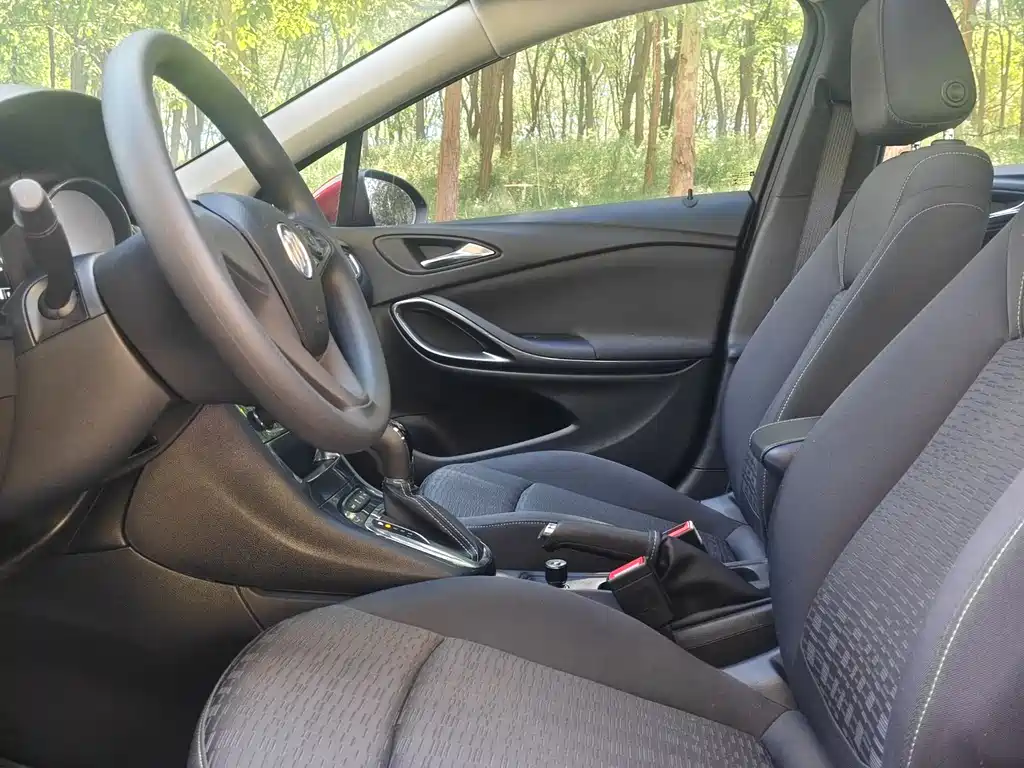 Buick Verano Hatchback 15S Auto Progressive Type, фото 8