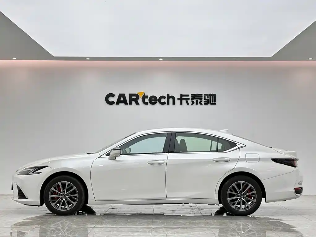 Lexus ES — миниатюра 2