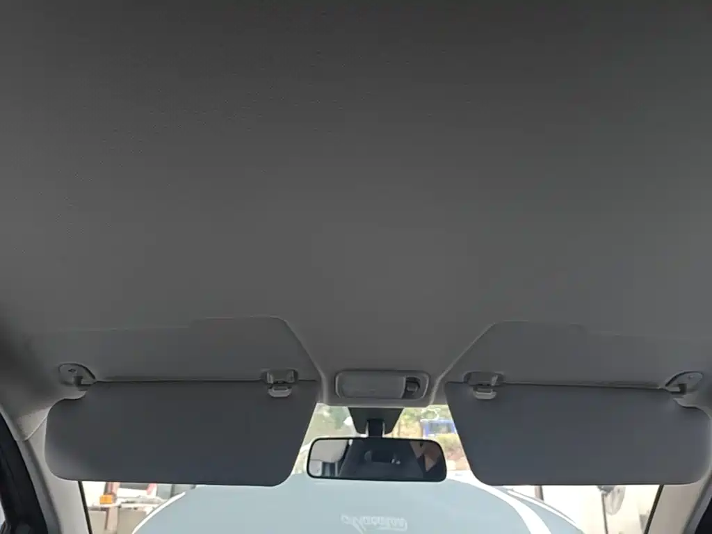 Wuling MINIEV — миниатюра 18