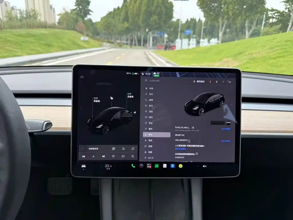 Tesla Model 3 — миниатюра 13