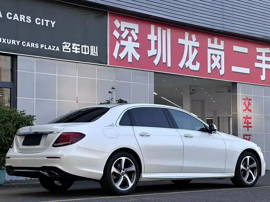 Mercedes-Benz E-Class — миниатюра 14