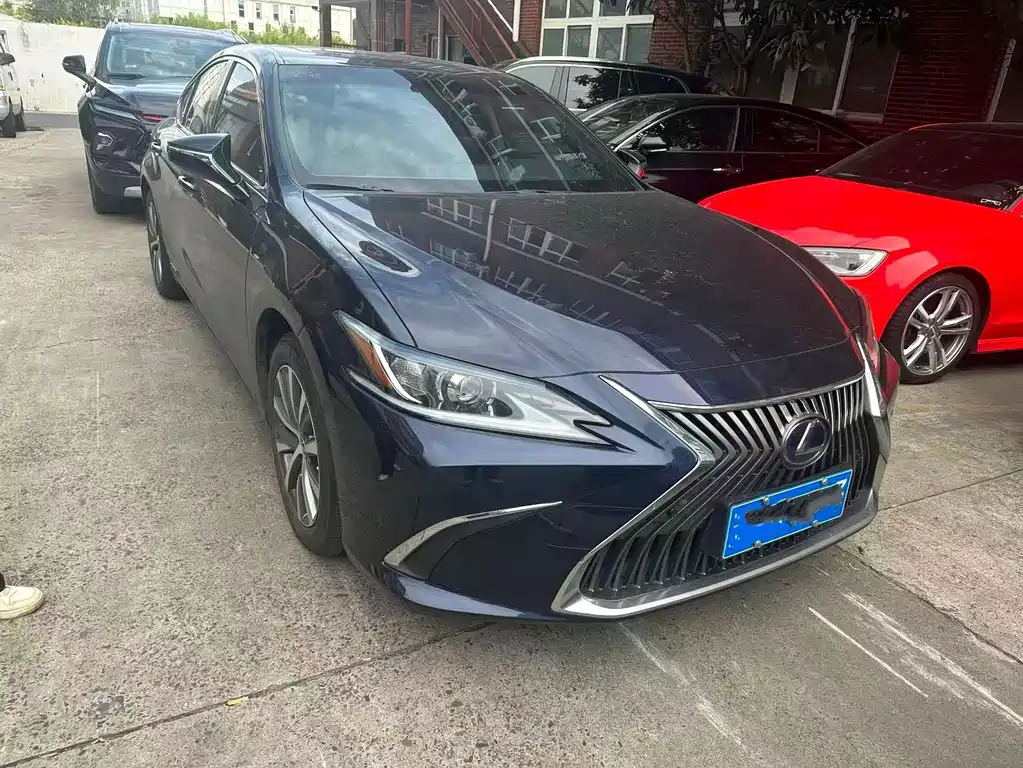 Lexus ES — миниатюра 2