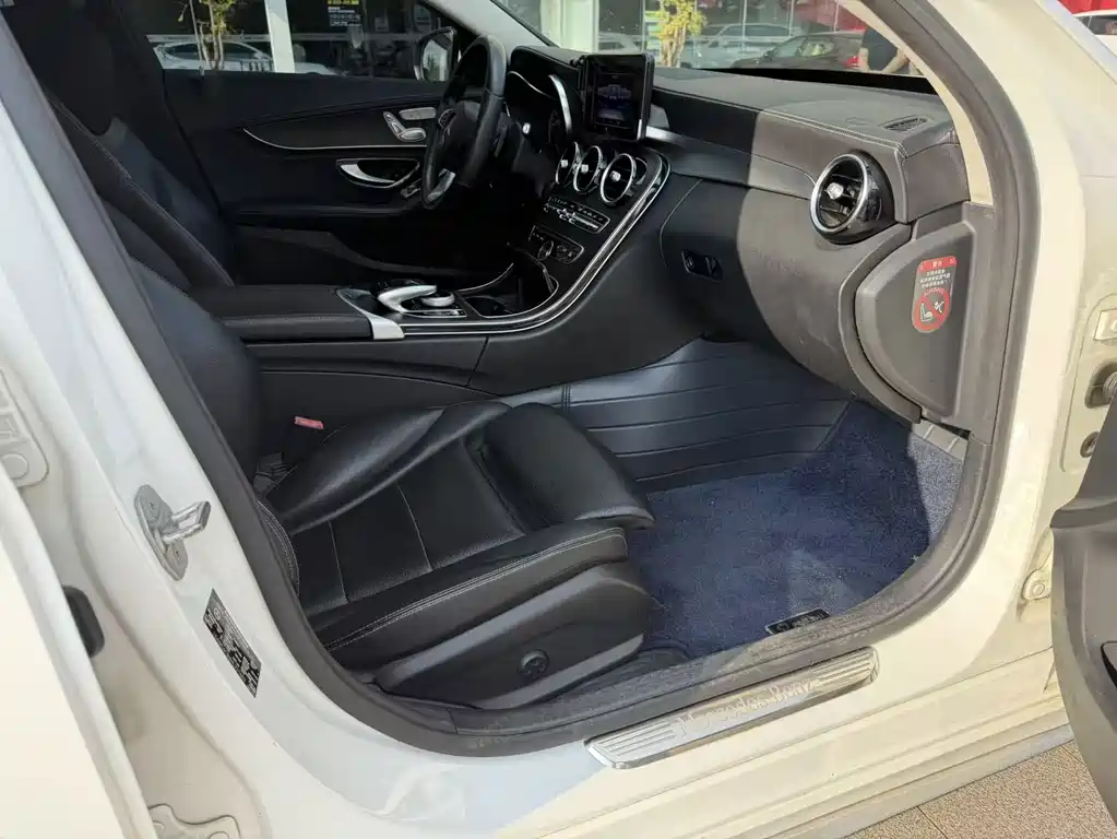 Mercedes-Benz C-Class — миниатюра 8