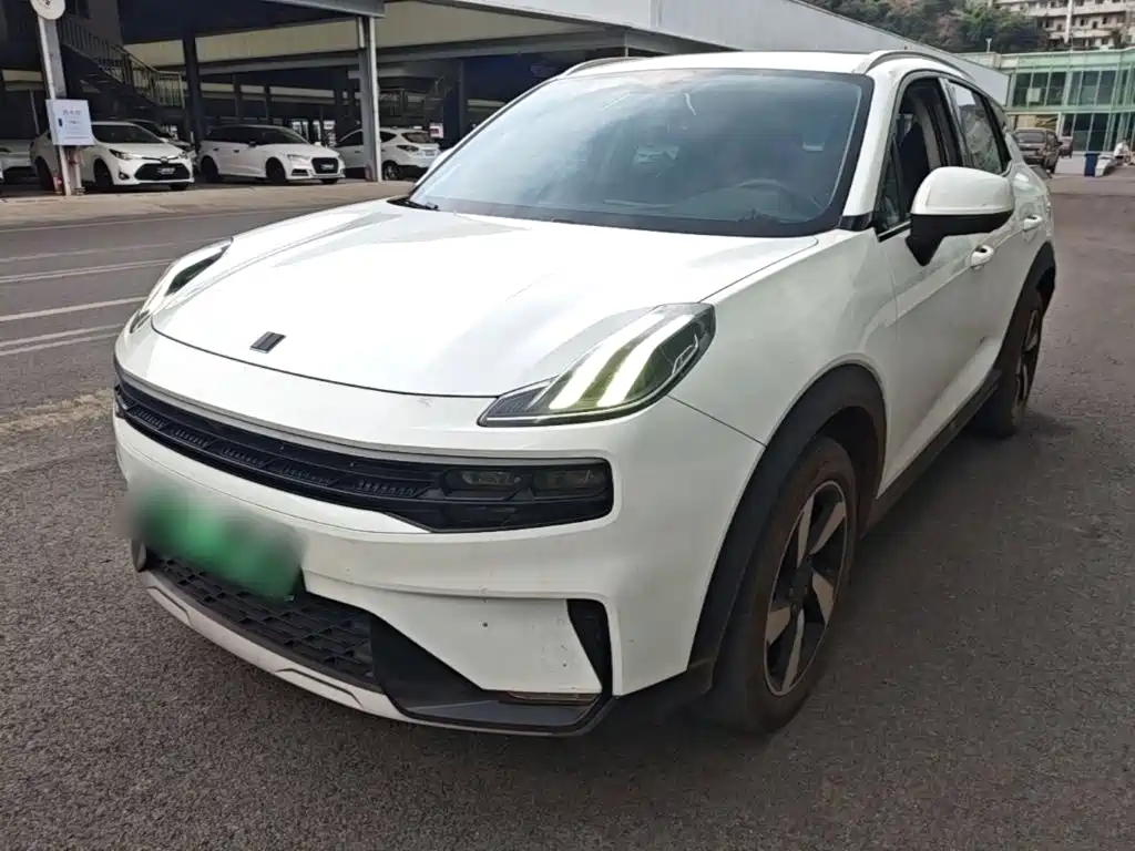 Lynk & Co 06 EM-P
