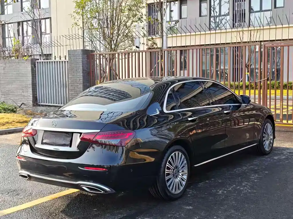 MERCEDES-BENZ E CLASS