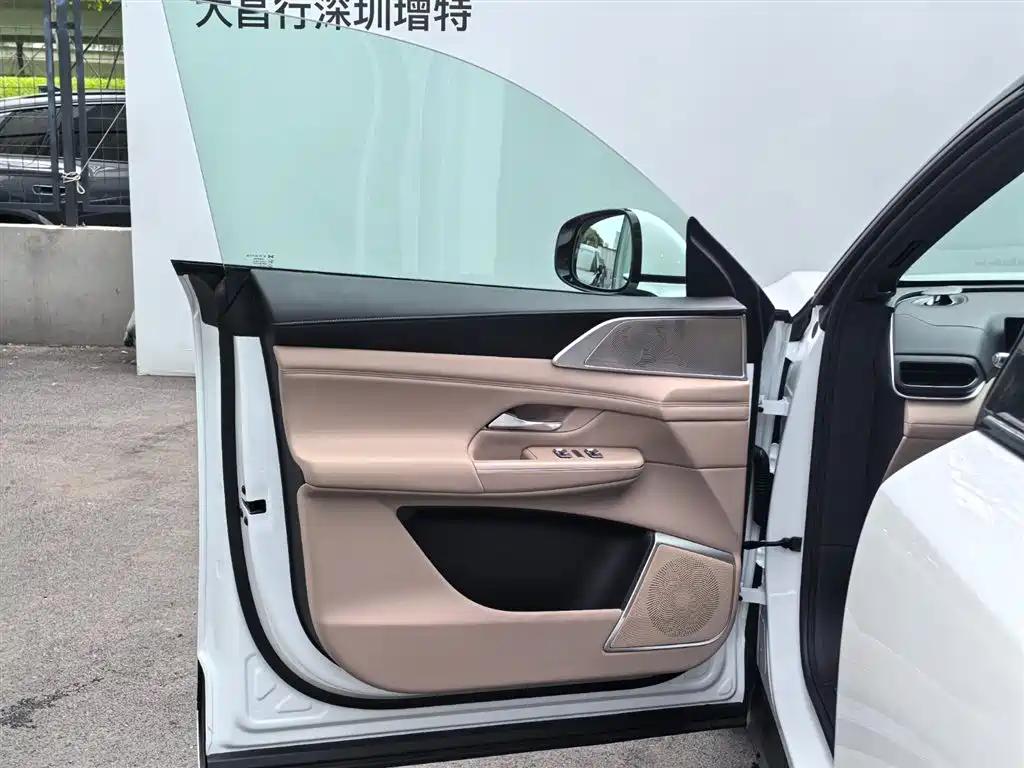 XPeng G9 — миниатюра 12