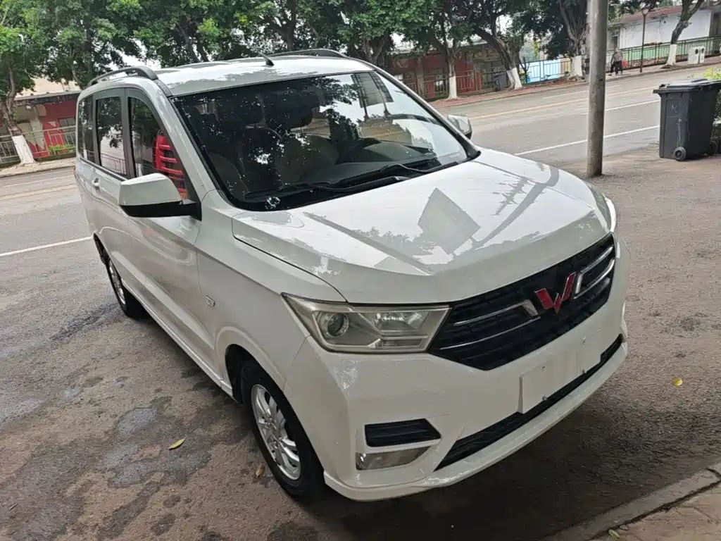 Wuling Hongguang — миниатюра 4