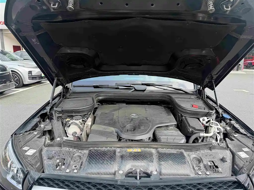 Mercedes-Benz GLS — миниатюра 11