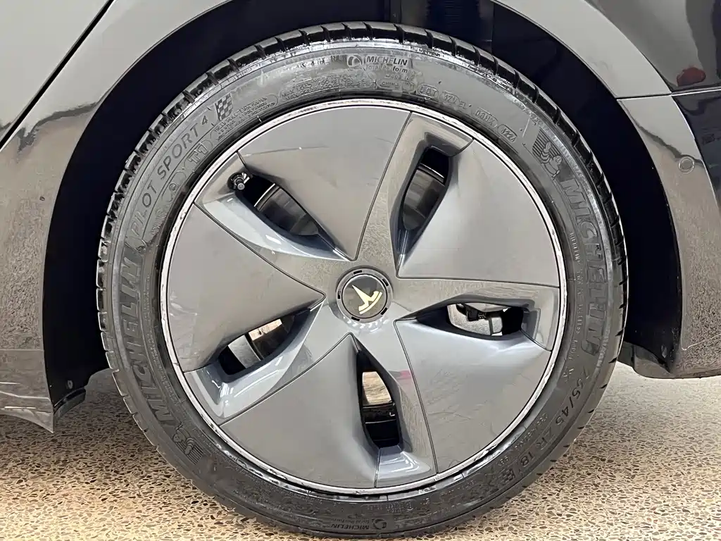 Tesla Model 3 — фотографии объявления, Фото 10