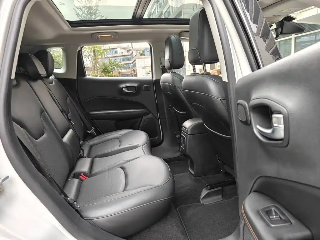 Jeep Compass — миниатюра 15