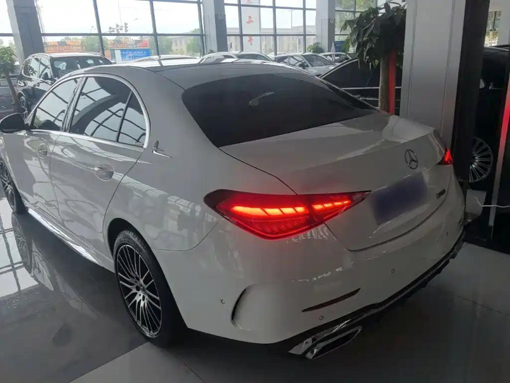 Mercedes-Benz C-Class — миниатюра 5