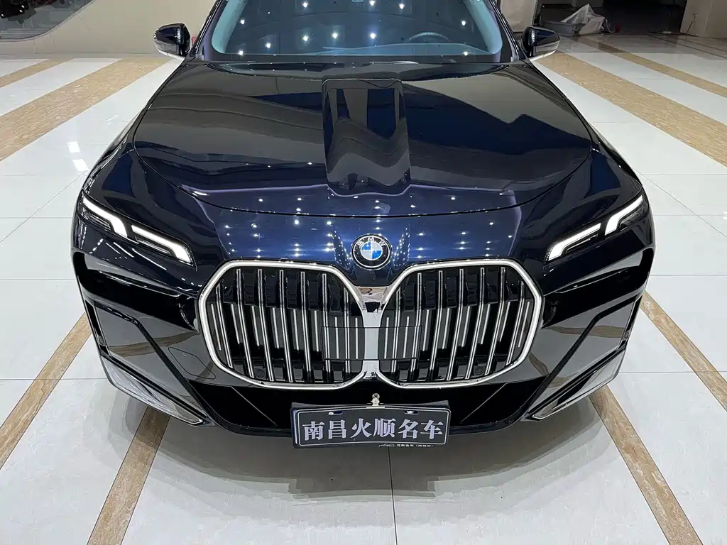BMW 7 Series — миниатюра 3