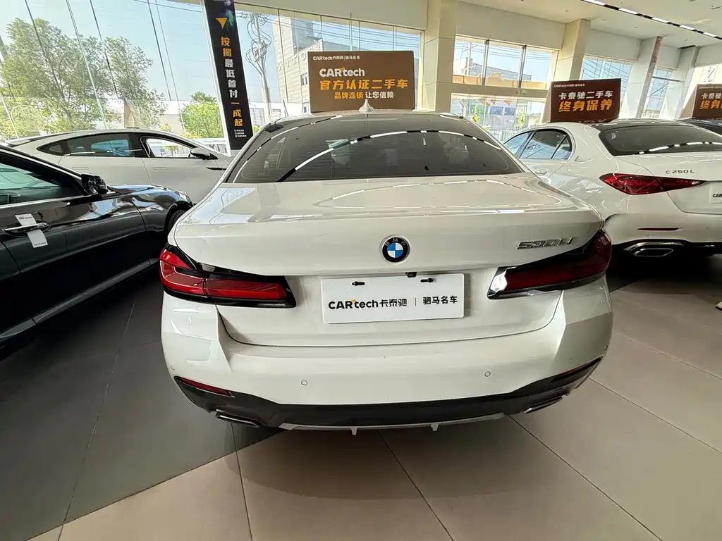 BMW 5 Series — миниатюра 9