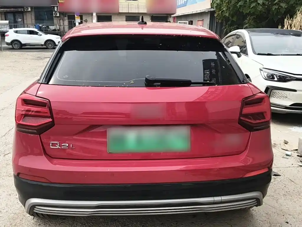 Audi Q2L e-tron — миниатюра 6