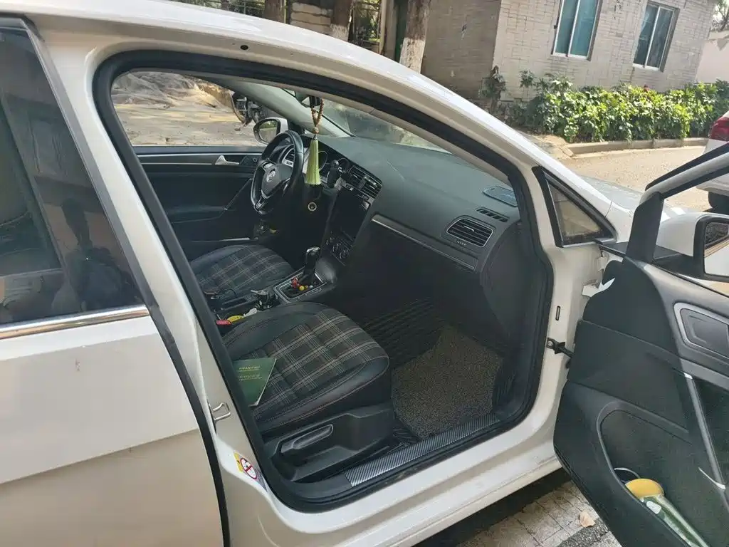 Volkswagen Golf — миниатюра 18