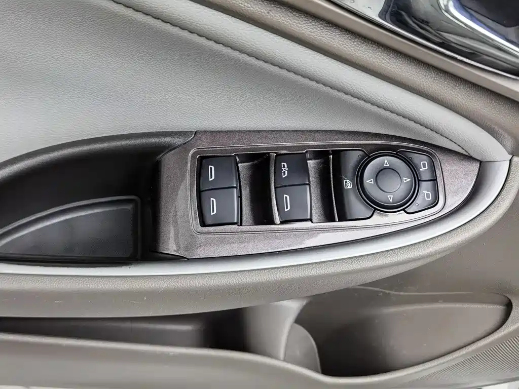 Chevrolet Malibu XL — миниатюра 9